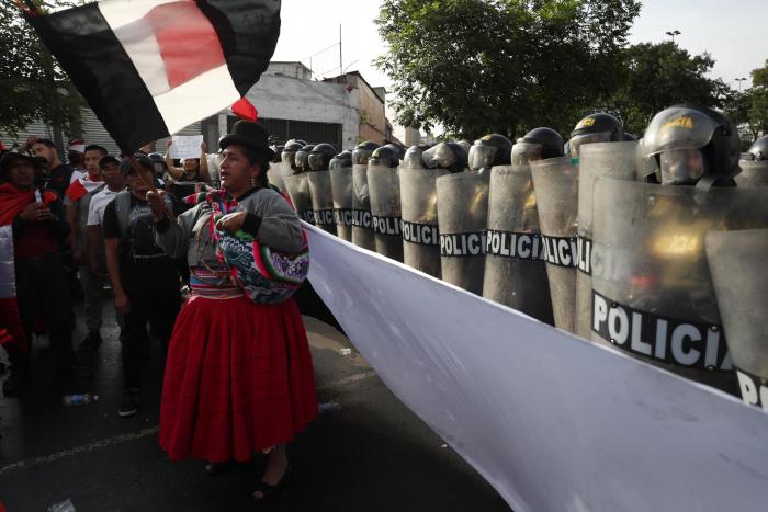 Las protestas contra Dina Boluarte toman Lima mientras crecen los bloqueos en el resto de Perú