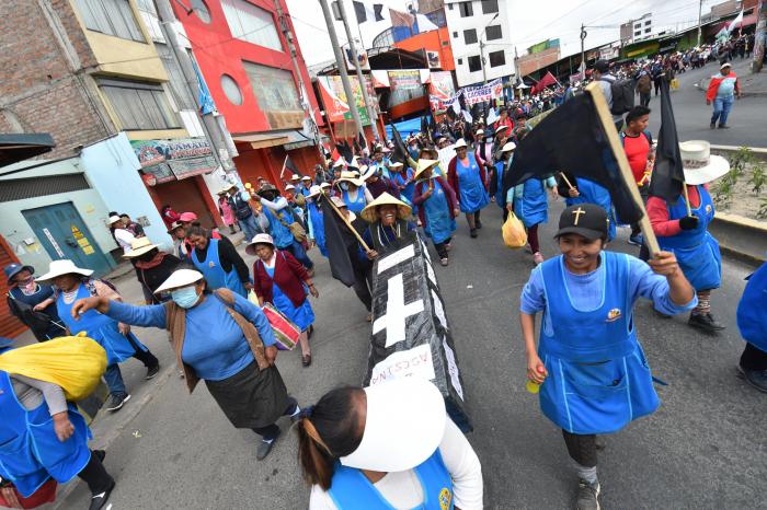 Las protestas contra Dina Boluarte toman Lima mientras crecen los bloqueos en el resto de Perú