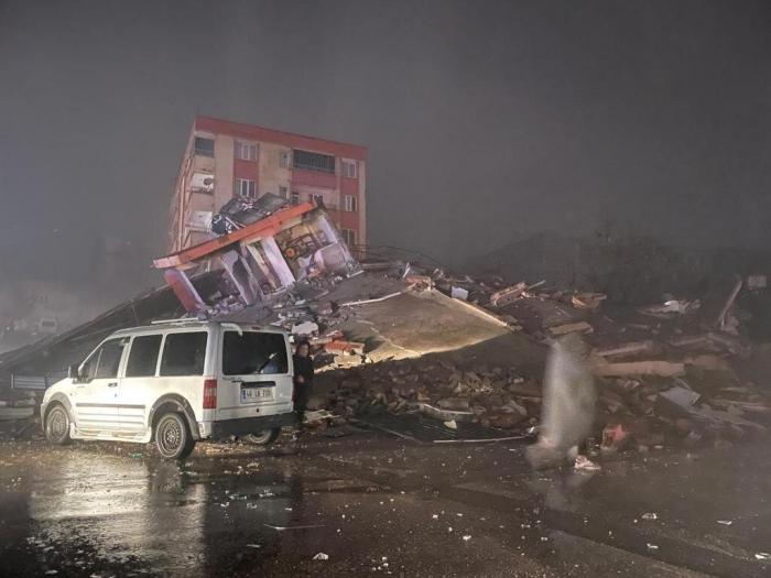 El devastador terremoto en Turquía y Siria deja más de 4.300 muertos y casi 19.000 heridos
