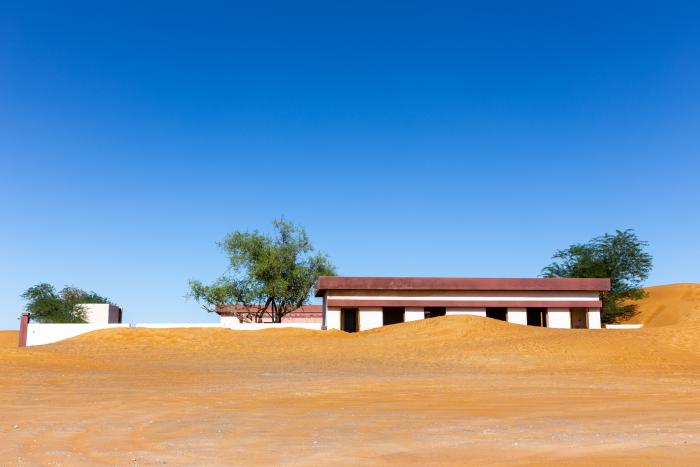 La ciudad de Emiratos Árabes que abandonaron misteriosamente con las puertas de las casas abiertas