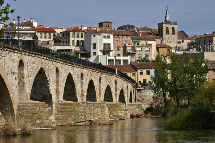 11 ciudades españolas de menos de 500.000 habitantes donde pasar un fin de semana irrepetible