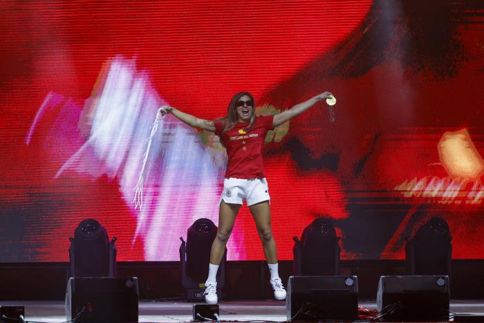 España celebra el Mundial de fútbol: ¡Bienvenidas, campeonas!