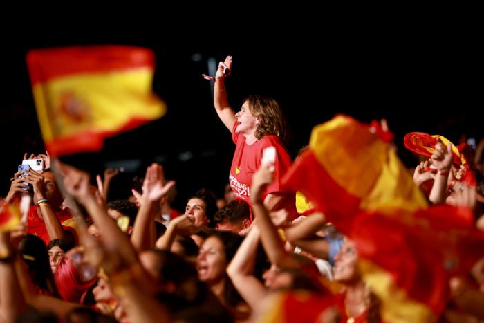 España celebra el Mundial de fútbol: ¡Bienvenidas, campeonas!