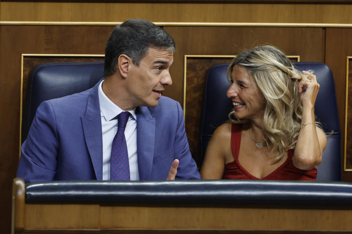 Pedro Sánchez y Yolanda Díaz en el Congreso de los Diputados durante la votación de la Mesa del Congreso