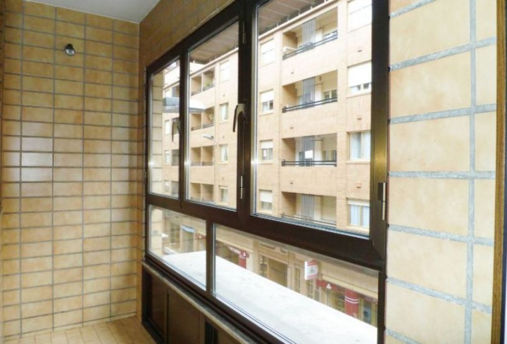 Piso de 79 metros cuadrados en Langreo (Asturias) por 60.000 euros