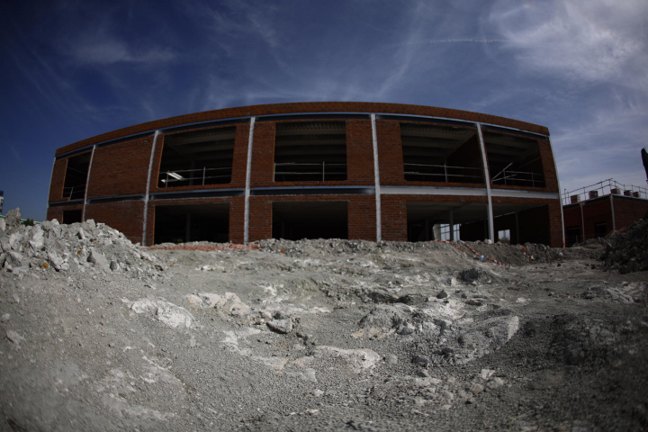 Otras vista de los restos fósiles hallados en una obra en Villa de Vallecas, pertenecientes a un cementerio de elefantes primitivo.