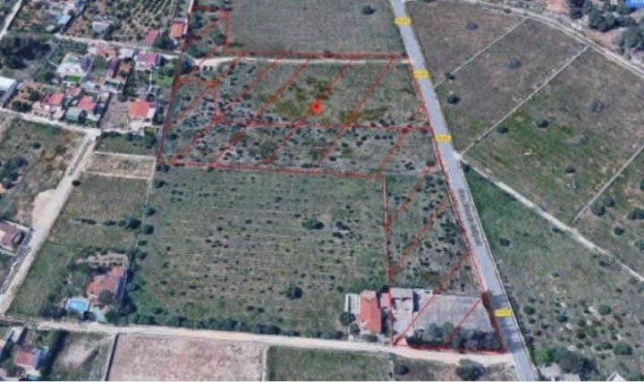 Terreno de 21.831 metros cuadrados en La Pobla de Vallbona (Valencia) por 191.900 euros