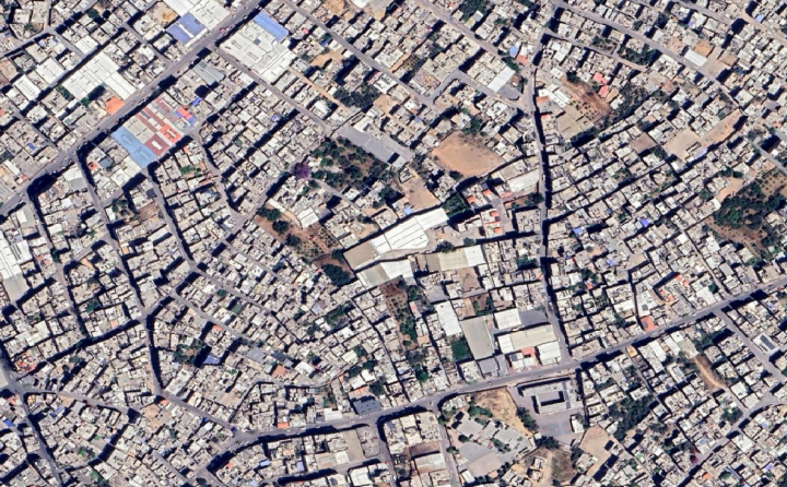 Imagen por satélite de Gaza que da cuenta de la densidad de edificios a la que se enfrenta el ejército israelí en su avance.