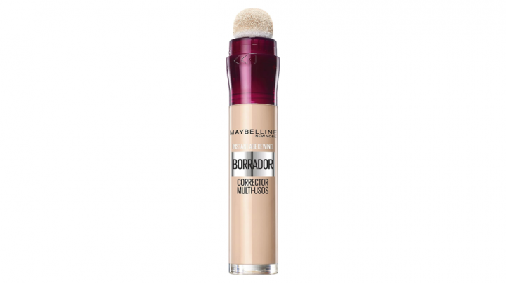 El corrector de Maybelline New York es el más vendido en Amazon y cuenta con una esponja suave para aplicarlo fácilmente.