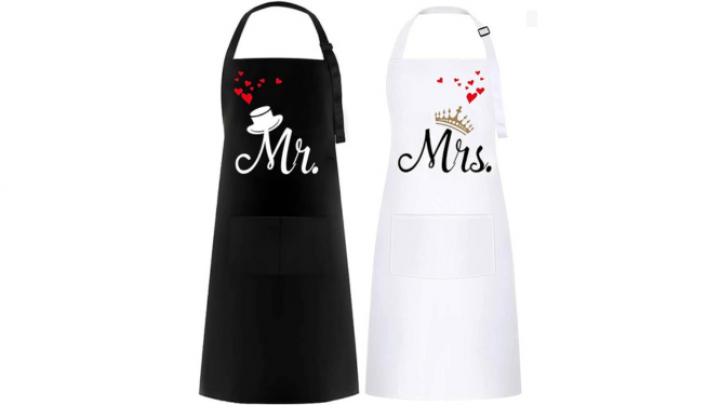 Regalo de amigo invisible por menos de 20 euros: Delantales para parejas.