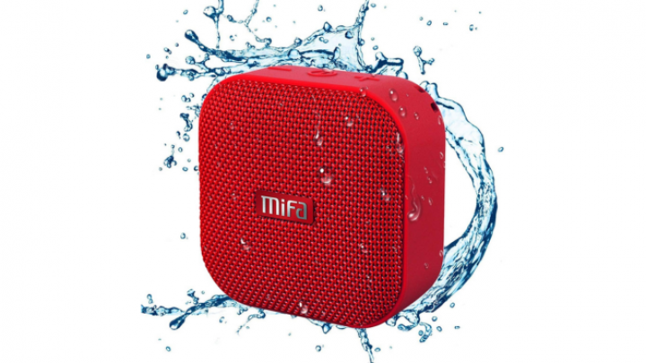 Regalo de amigo invisible: Minialtavoz impermeable.