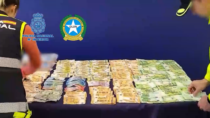 Durante los registros, las fuerzas policiales hallaron casi 140.000 euros en efectivo.