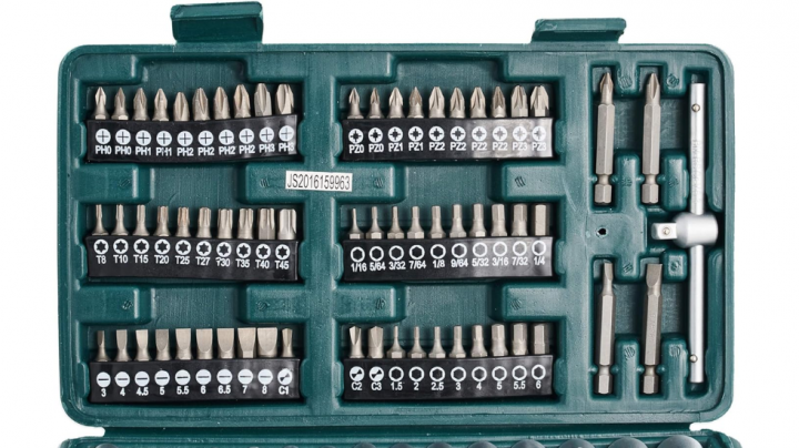 Maletín con juego de llaves de vaso y puntas de destornillador de Mannesmann