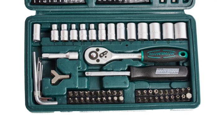 Maletín con juego de llaves de vaso y puntas de destornillador de Mannesmann