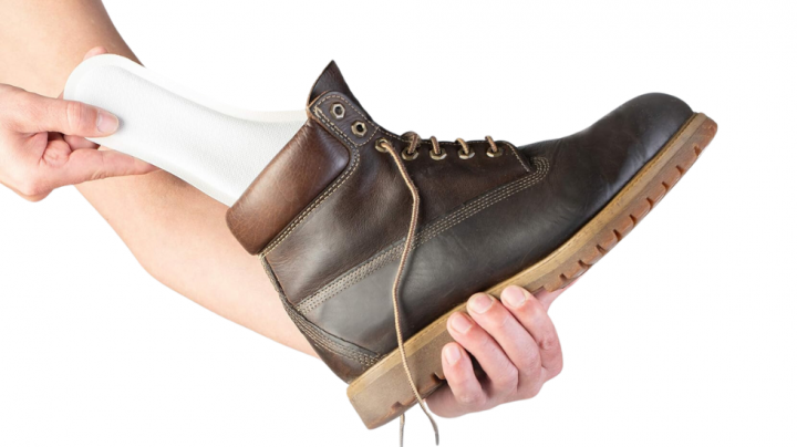 Plantillas calentadoras con almohadillas térmicas para pies fríos de TerraTherm, aptas para cualquier tipo de zapato.