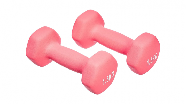 Set de mancuernas de neopreno para ponerse en forma en casa con ejercicios fitness (distintos pesos y colores).