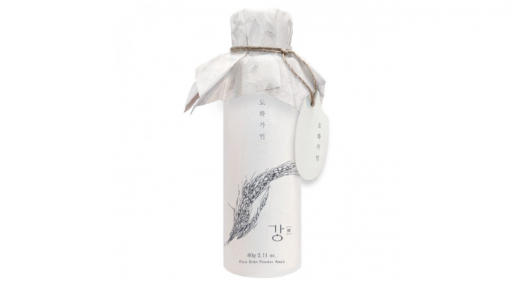 Limpiador acuoso en polvo con salvado de arroz de House of Dohwa.