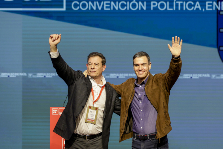 Pedro Sánchez y José Ramón Gómez Besteiro.