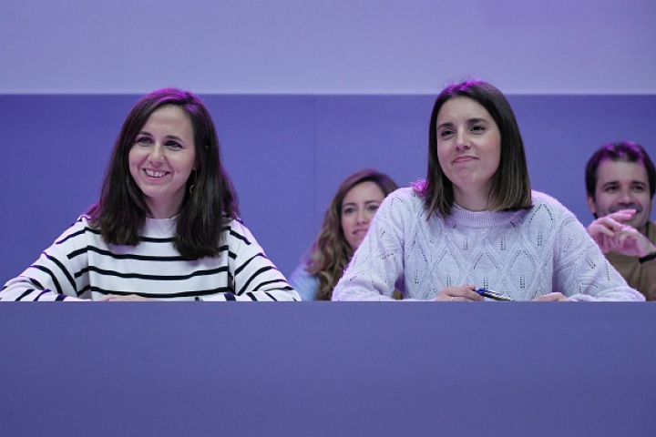 La secretaria general de Podemos, Ione Belarra, y la exministra de Igualdad Irene Montero, en una imagen de archivo.