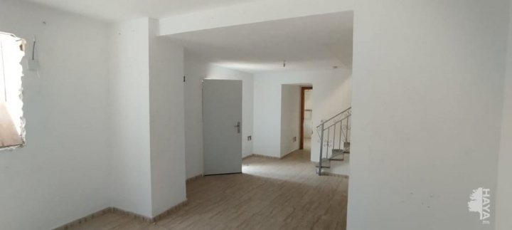 Chalet de 121 metros cuadrados en Adra (Almería) por 35.300 euros