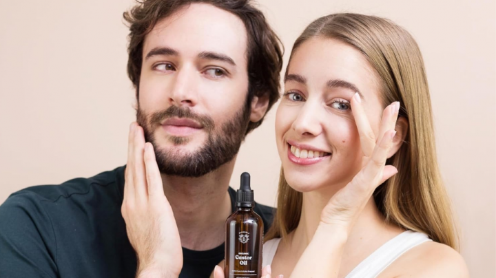 El aceite de ricino orgánico de Bionoble es perfecto tanto para la barba de hombres como para el cabello de mujeres