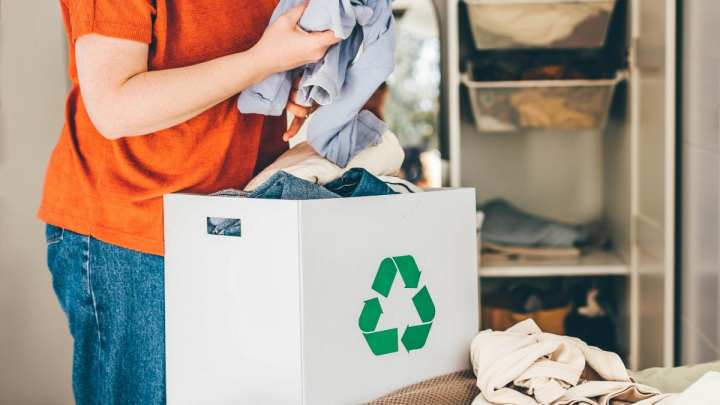 Tirar la ropa tras el cambio de armario