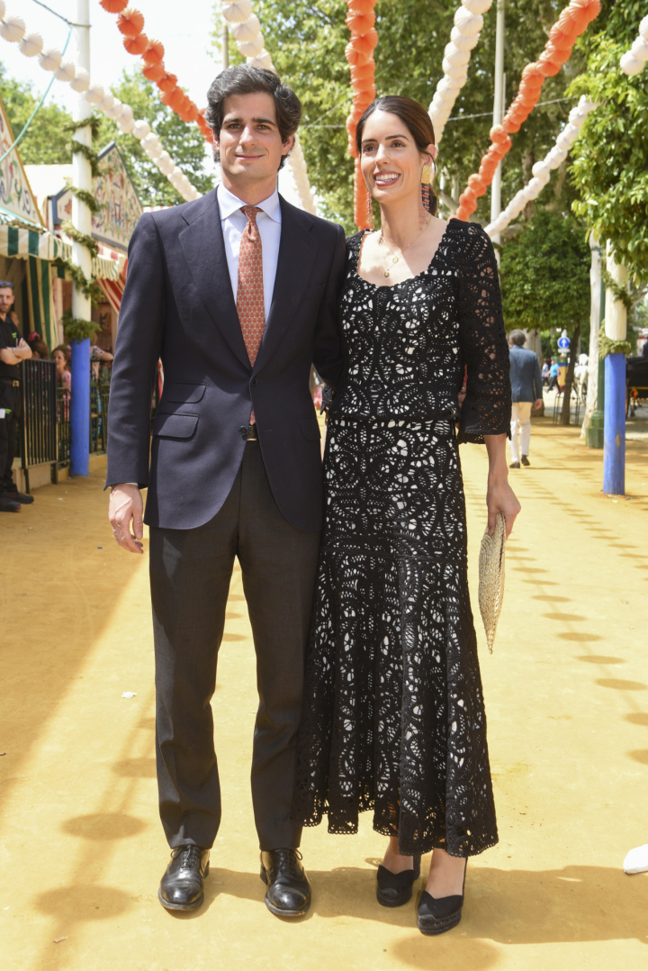 Fernando Fitz James y Sofia Palazuelo en la Feria de Abril de Sevilla este miércoles.