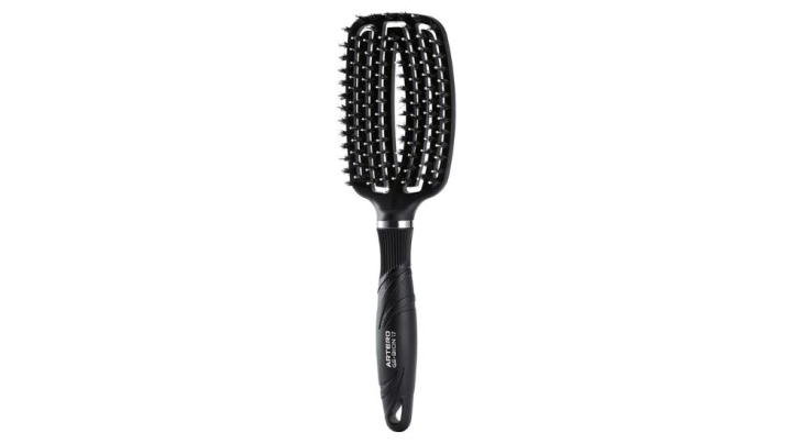 Cepillo de pelo antitirones y antiencrespamiento de la marca Artero