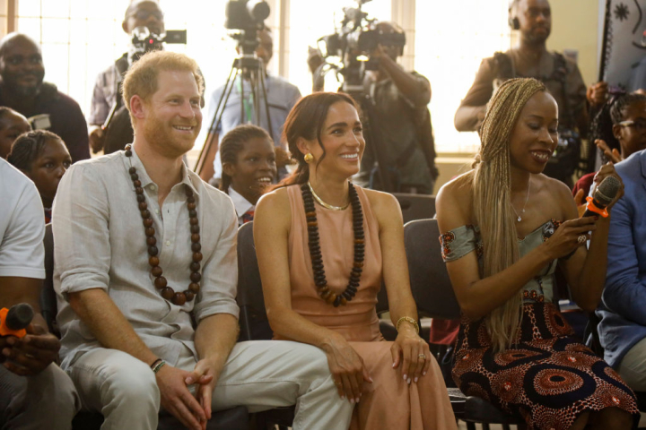 El príncipe Harry y Meghan Markle, en Nigeria.