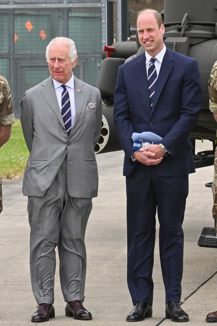 Carlos III y el príncipe Guillermo, este lunes.