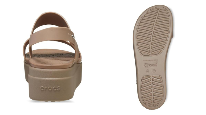 Vista trasera de las zapatillas Crocs para mujer que arrasan en Amazon