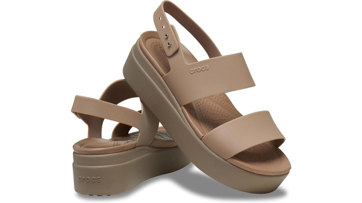 Estas son las sandalias crocs para mujer más vendidas de Amazon