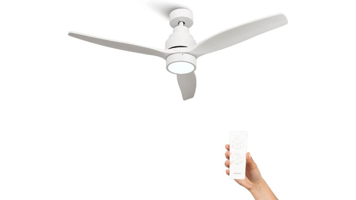 Este ventilador de techo tiene un mando a distancia para que todo sea más cómodo