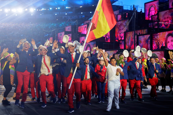 5 de agosto de 2016. Rafa Nadal ejercía como abanderado de España en la ceremonia de inauguración de los juegos de Río 2016.