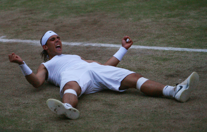 6 de julio de 2008. Nadal se alzaba con si primer Wimbledon en una final igualadísima ante Roger Federer.