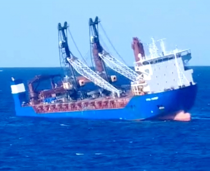 Imagen del carguero ruso 'Ursa Major' hundido en el Mediterráneo, que circula en redes sociales.