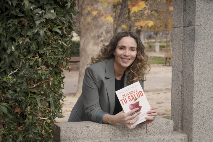 Ángela Quintas publica 'De la boca a tu salud'.
