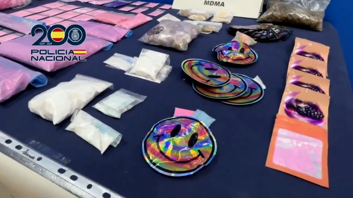 Plano detalle de la droga que fue intervenida en los registros en Puente de Vallecas y Villaverde.