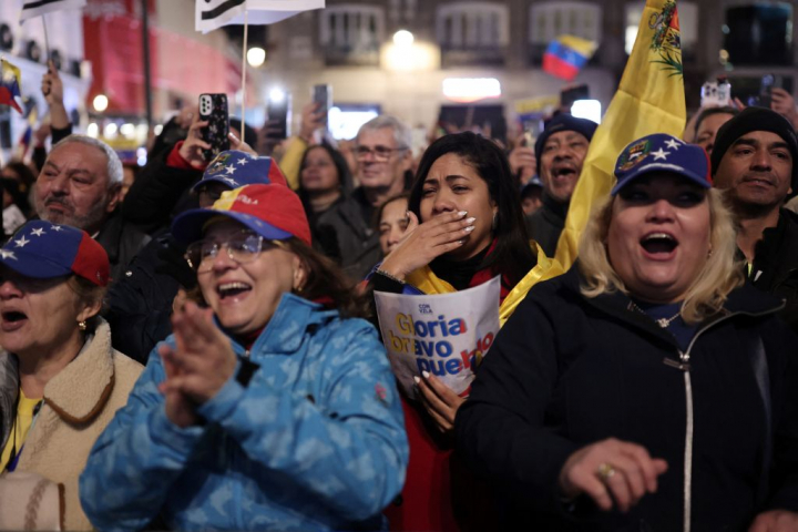 Emoción en la manifestación por Venezuela del 9 de enero en Madrid