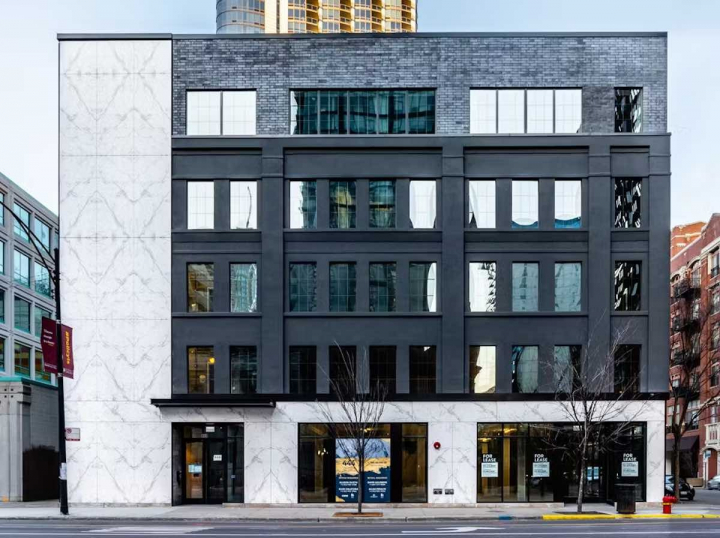 Diseño en Lake Forest, Illinois, por Mauricio Gutiérrez (Design Influence), con fachada de Dekton.