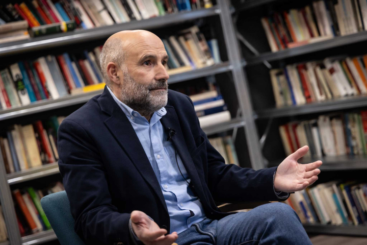 Néstor Rego, durante un momento de la entrevista con 'El HuffPost'.