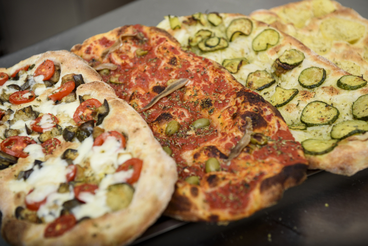 Pinsa de distintos tipos.