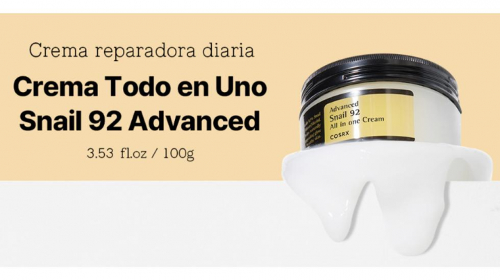 Esta crema antiarrugas contiene mucina de caracol y ácido hialurónico
