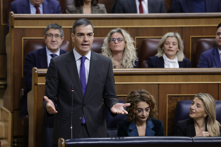 El presidente del Gobierno, Pedro Sánchez, durante su intervención en la sesión de control al Ejecutivo este miércoles en el Congreso.