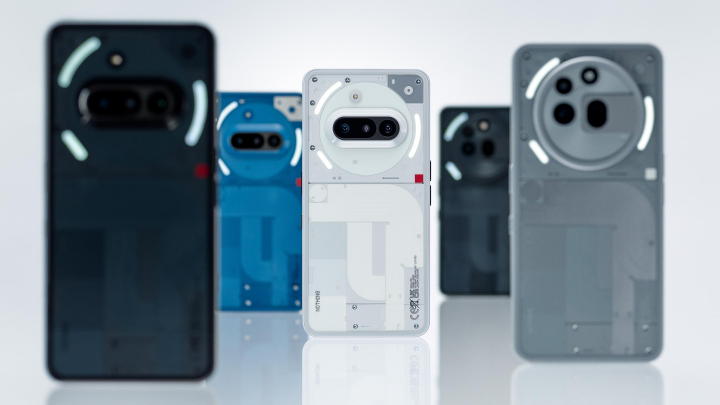 Foto de archivo de los nuevos Phone (3a) y Phone (3a) Pro