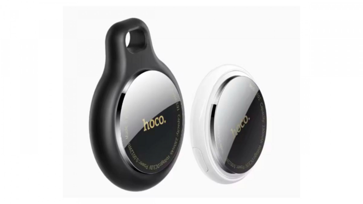 Accesorio tecnológico sobre fondo blanco