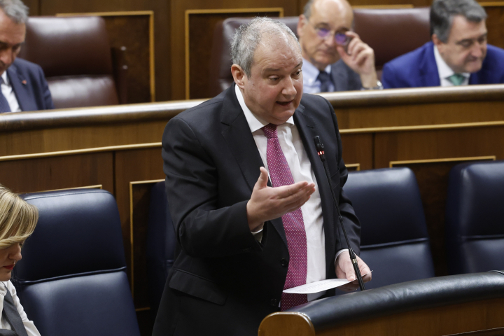 El ministro de Industria y Turismo, Jordi Hereu, durante su intervención en la sesión de control al Ejecutivo en el Congreso.