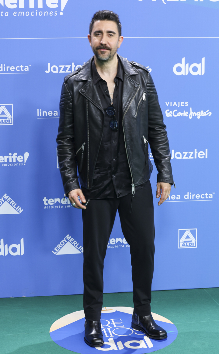 alt="alt="Álex Ubago""