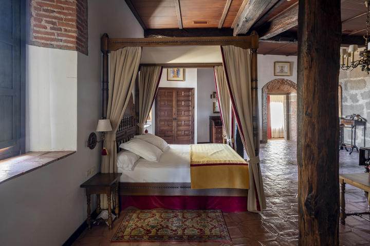 Una de las suites del Parador de Plasencia.