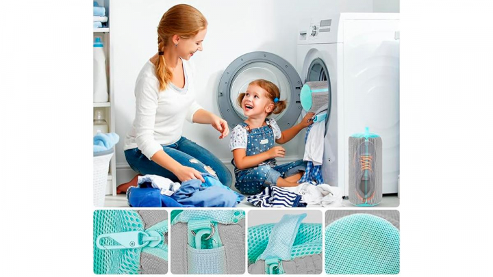 Bolsa para lavar zapatillas en la lavadora sobre fondo blanco
